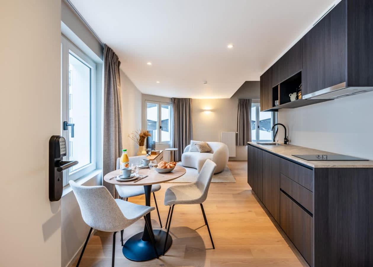 Huswell - Stylish Duplex With Premium Materials In Center *
